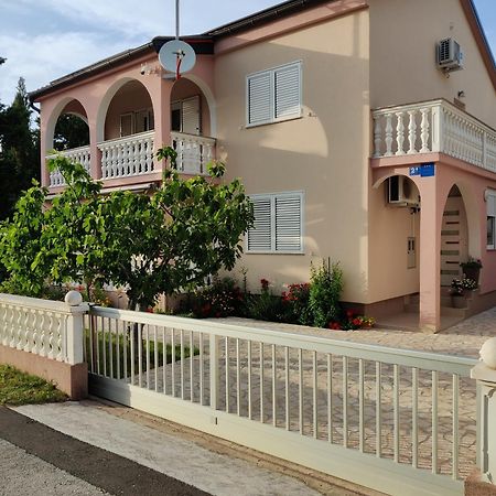 פריבלאקה Apartments Juric מראה חיצוני תמונה