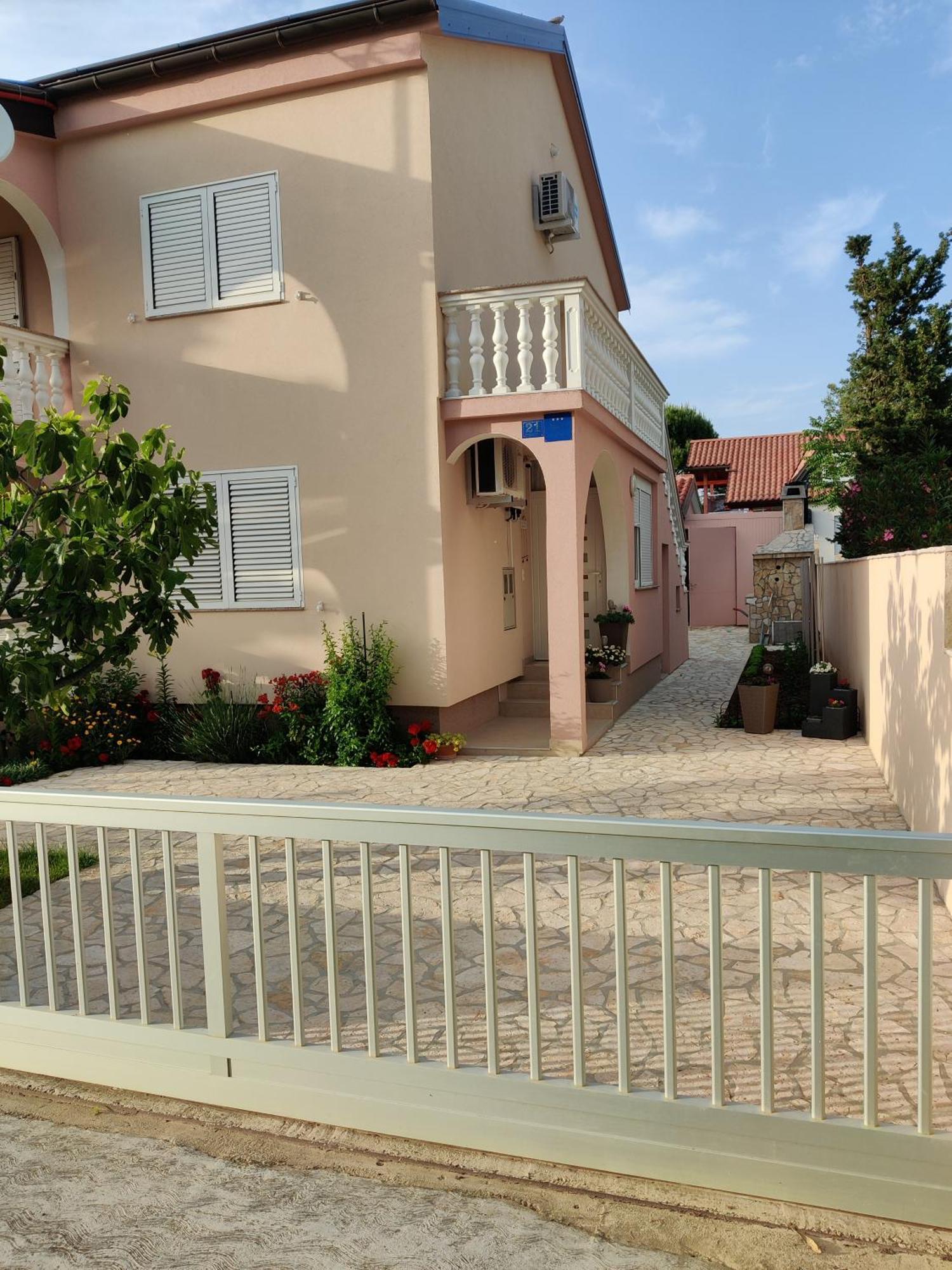 פריבלאקה Apartments Juric מראה חיצוני תמונה