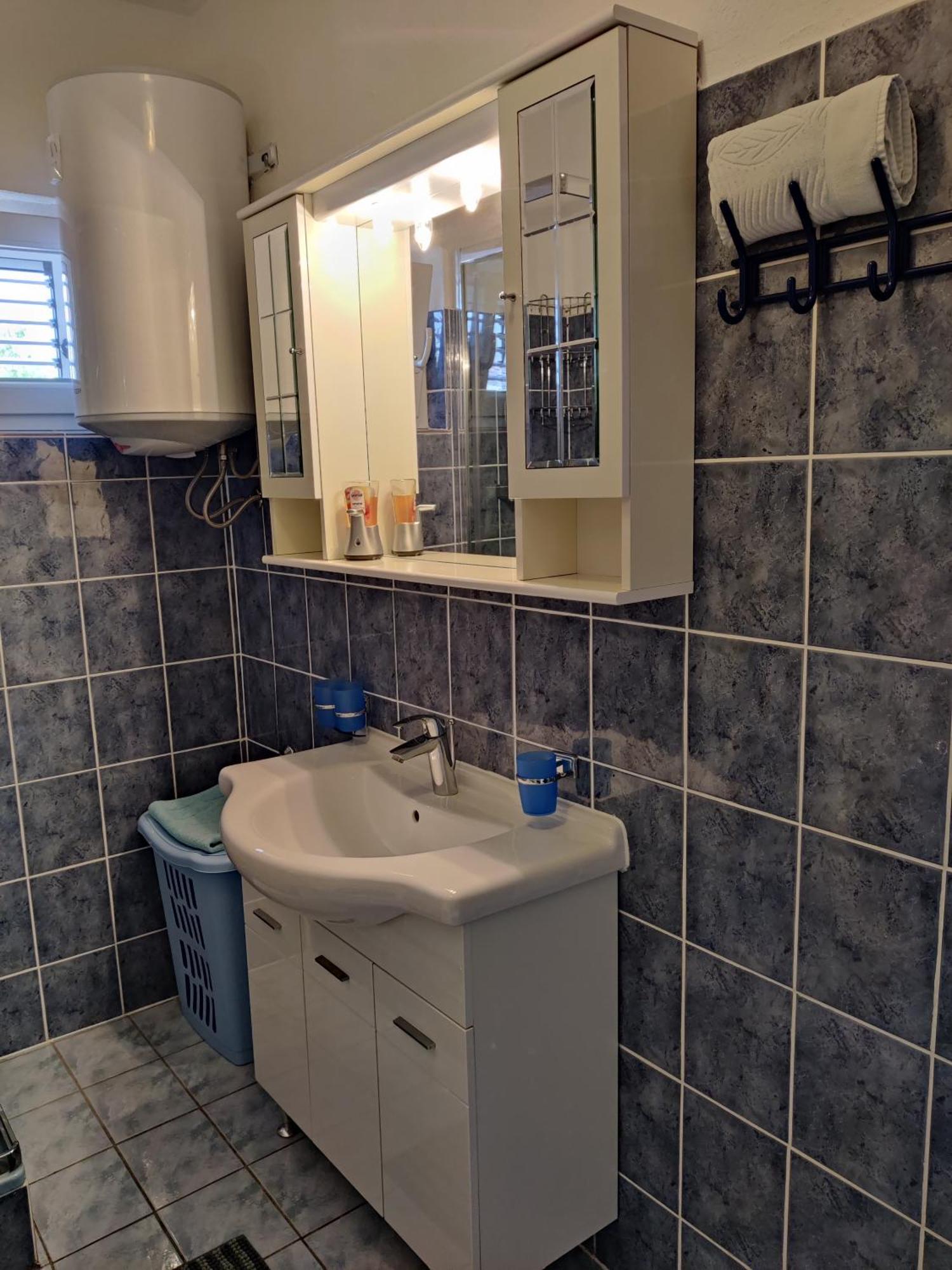 פריבלאקה Apartments Juric מראה חיצוני תמונה