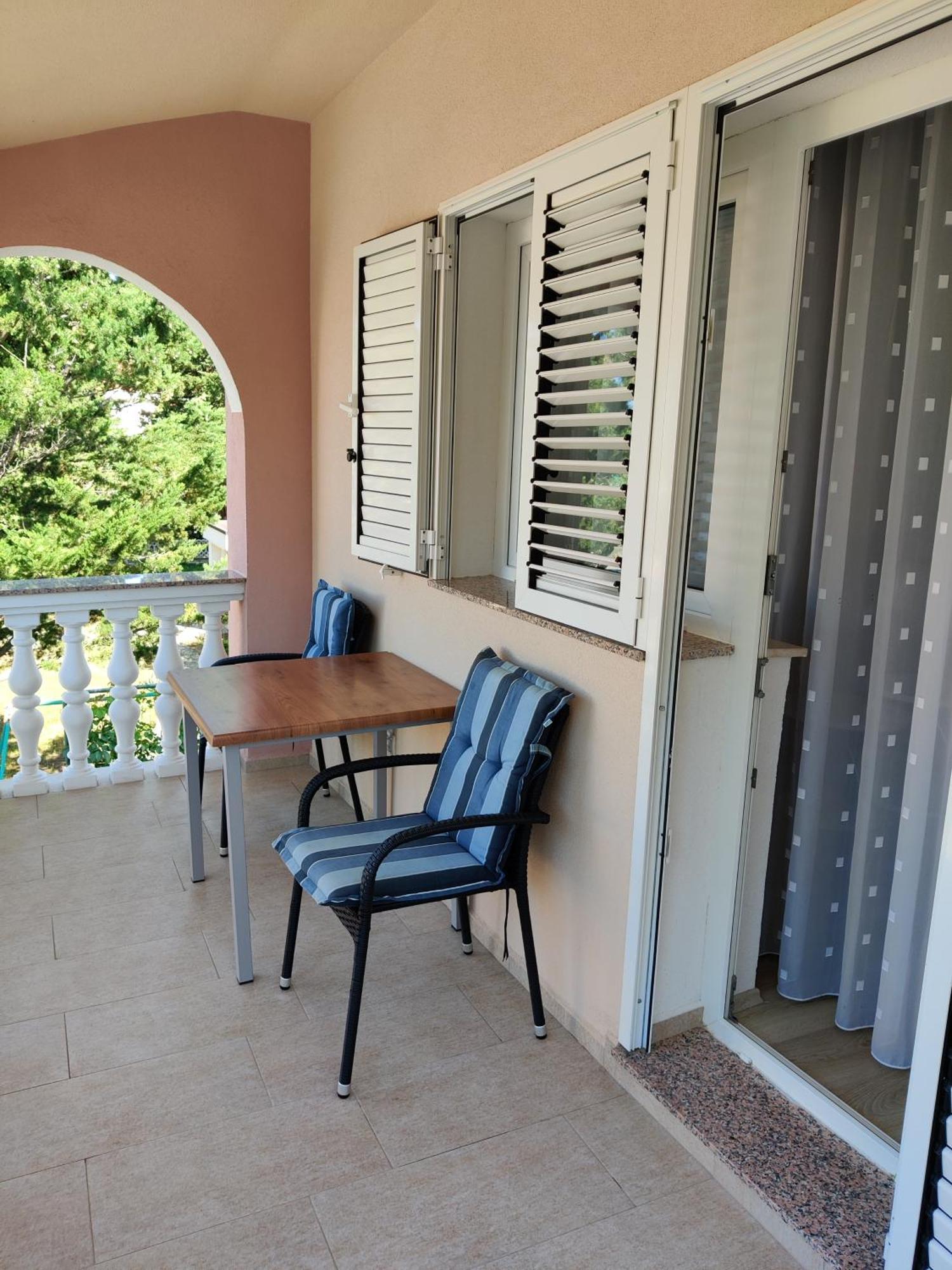 פריבלאקה Apartments Juric מראה חיצוני תמונה