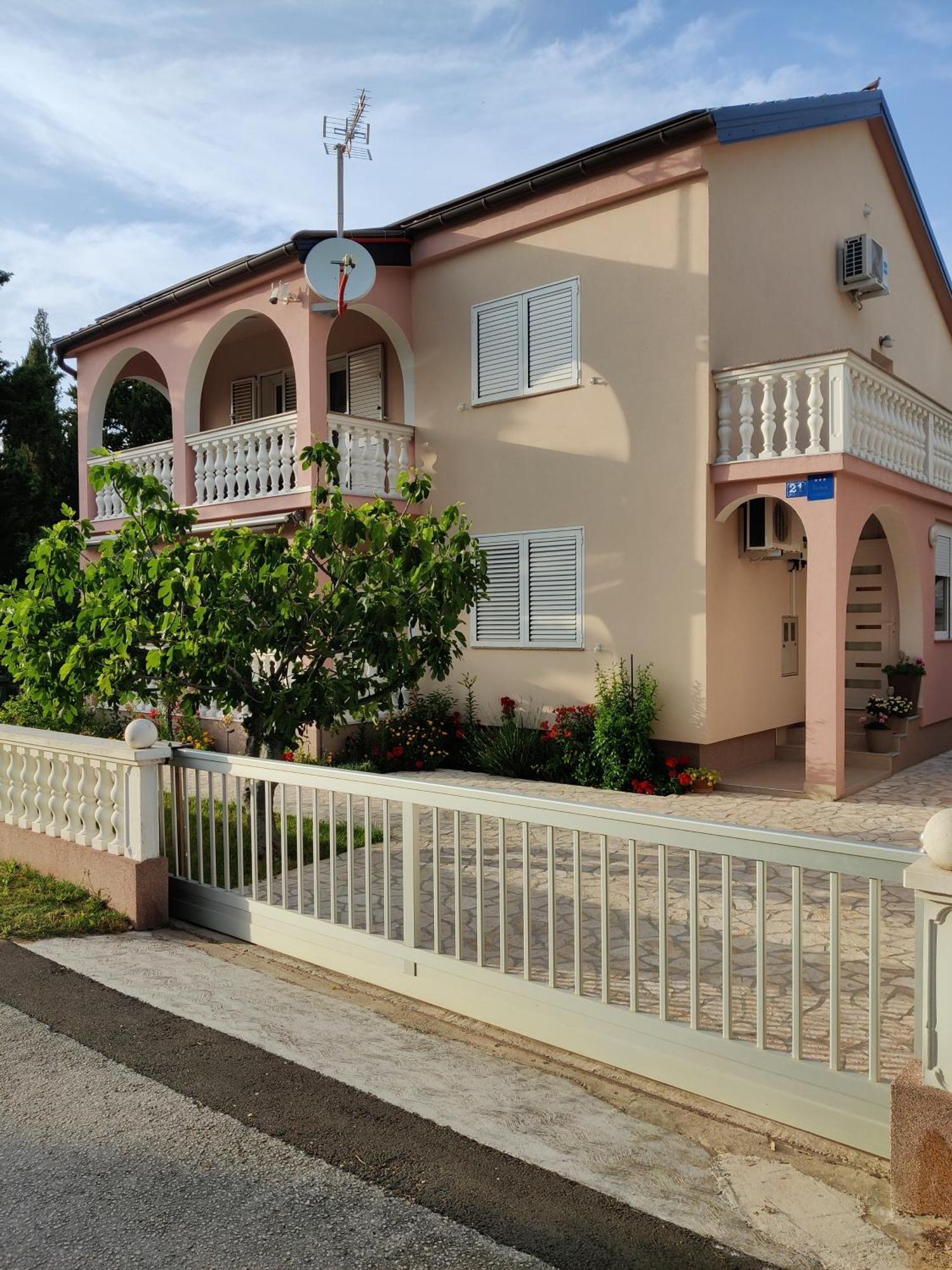 פריבלאקה Apartments Juric מראה חיצוני תמונה